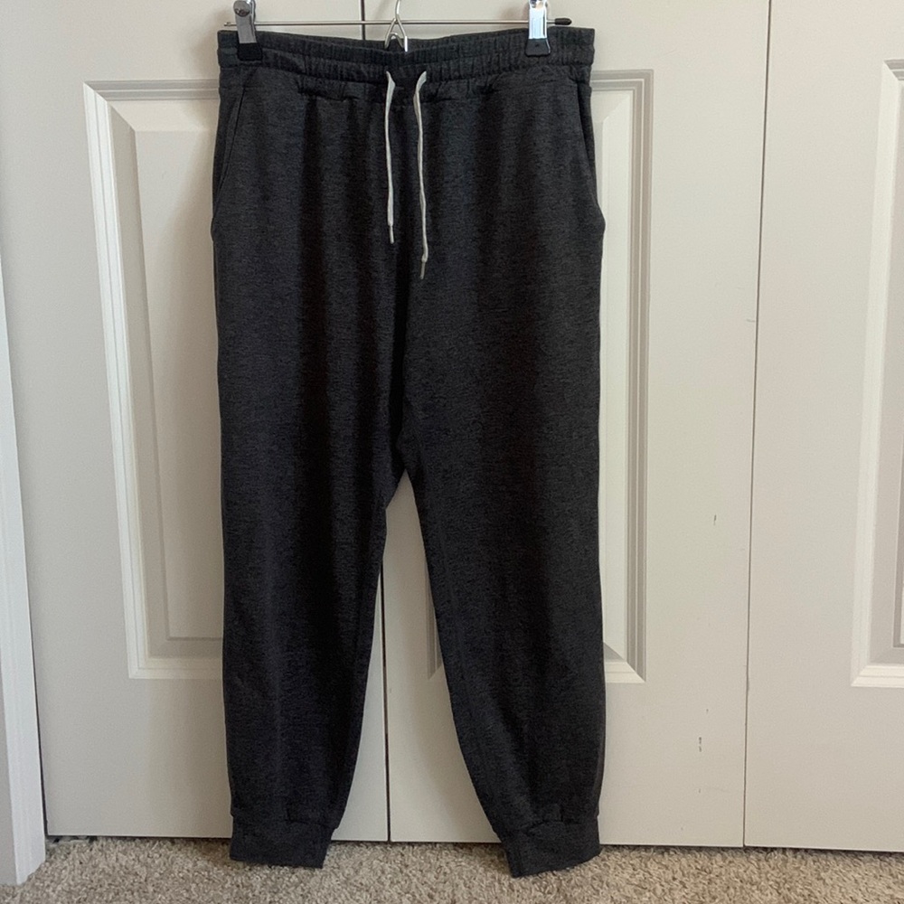 Vuori joggers